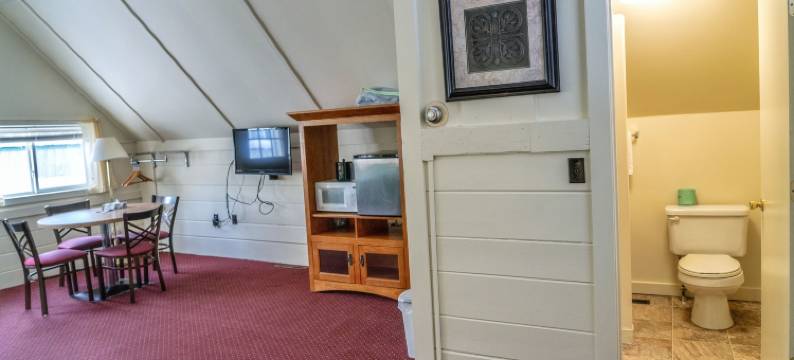 惠提尔山汽车旅馆(Mount Whittier Motel)图片