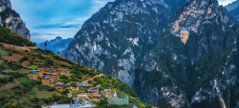 香格里拉巴拉格宗雪山冰泉养生庄园图片