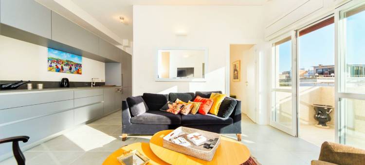 Bright Apt w Balcony & Mamad 10min Walk from Beach图片