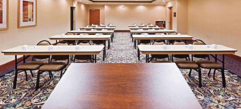 Staybridge Suites 俄克拉何马城的鹌鹑泉(Staybridge Suites OKLAHOMA CITY-QUAIL SPRINGS by IHG)图片