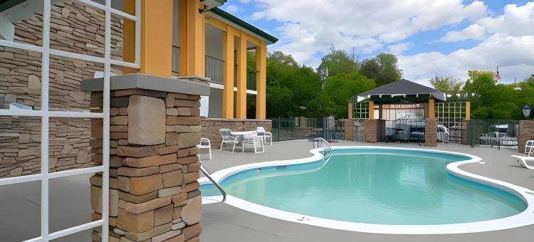 比尔特莫尔东凯艺套房酒店(Quality Inn & Suites Biltmore East)图片