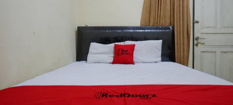 RedDoorz靠近GOR Wisanggeni(RedDoorz Near Gor Wisanggeni)图片