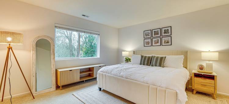 游戏室和甲板：适合家庭的汤姆沃特宝石(Game Room & Deck: Family-friendly Tumwater Gem)图片