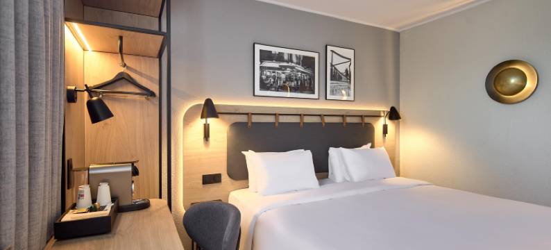 巴黎西部楠泰尔拉德芳斯康铂酒店(Campanile Paris Ouest - Nanterre - la DÉFENSE)图片