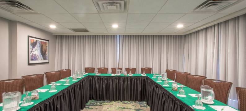 Holiday Inn & Suites 帕西帕尼费尔菲尔德(Holiday Inn & Suites PARSIPPANY FAIRFIELD by IHG)图片