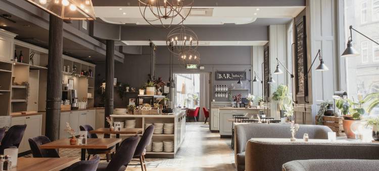 家酒店节制(Home Hotel Temperance)图片