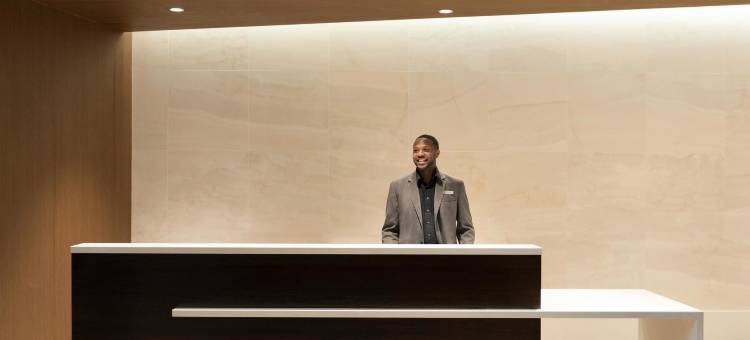 朗伯德希尔顿安泊酒店(Embassy Suites by Hilton Chicago Lombard Oak Brook)图片