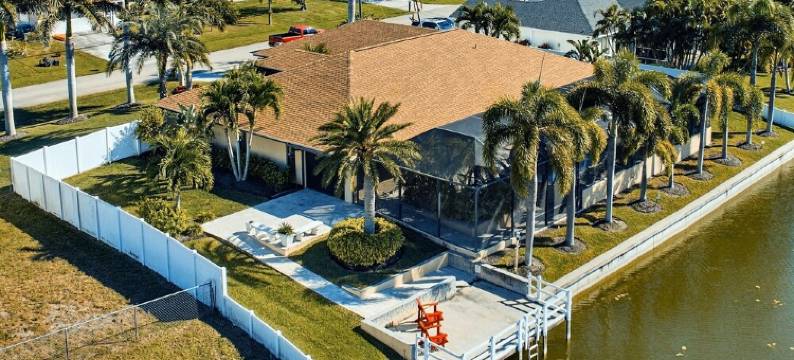 Luxury, Award-Winning Pool, All-Day Sun, Dock, Tiki Hut, Wheelchair Accessible图片