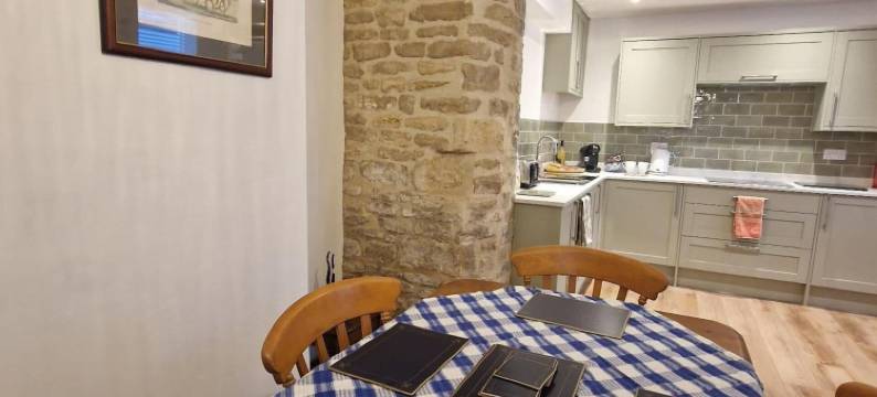 斯坦福镇中心时尚两居室房屋(Stylish 2-Bed House in Stamford Town Centre)图片