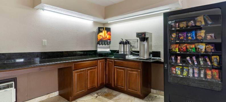 克里尔沃特-但尼丁罗德威酒店(Rodeway Inn Clearwater-Dunedin)图片