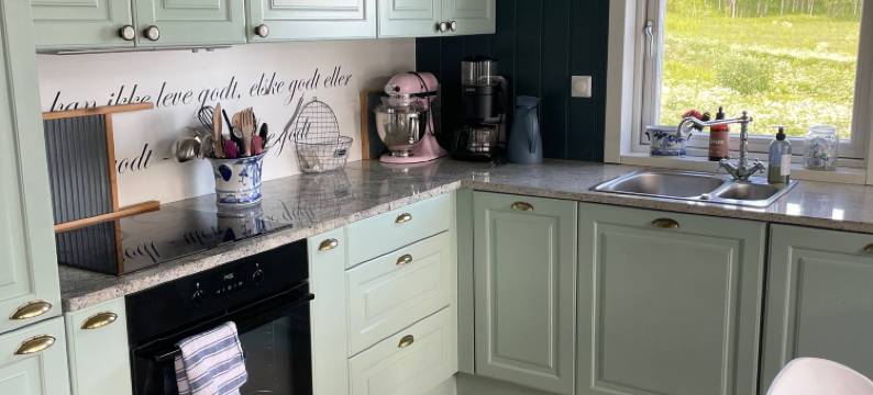 Cottage for rent by the sea图片