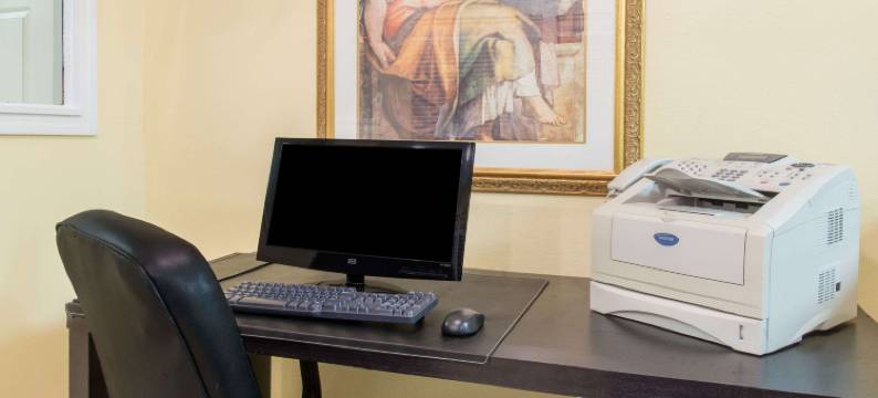 戴顿北戴斯套房酒店(Days Inn & Suites by Wyndham Dayton North)图片