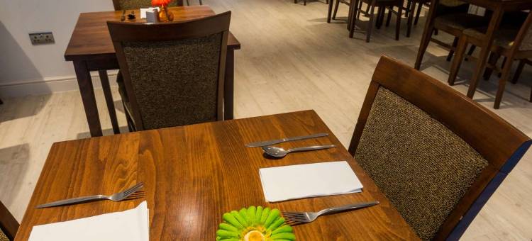凯恩酒店(Cairn Hotel & Apartments)图片