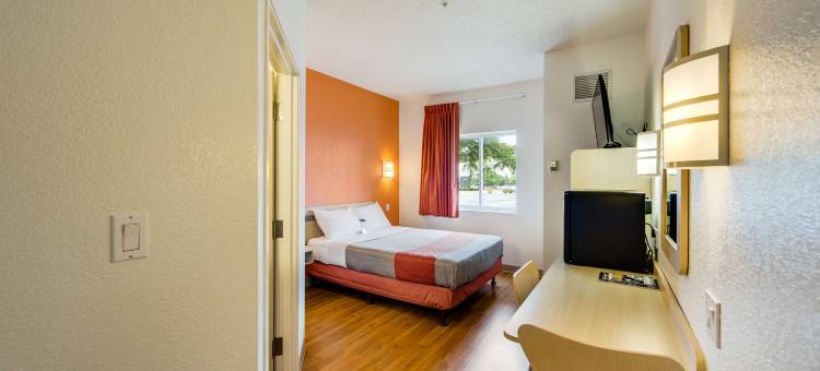 多伦多布兰普顿6号汽车酒店(Motel 6 Brampton, on - Toronto)图片