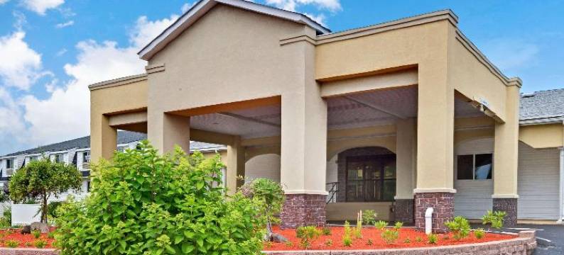 基特里华美达酒店(Ramada by Wyndham Kittery)图片