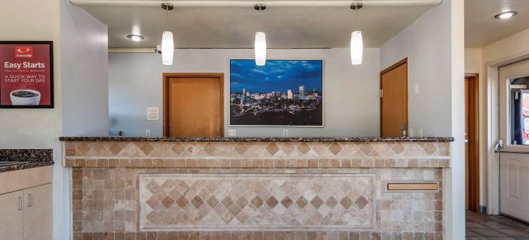 波特兰机场伊克诺旅馆(Econo Lodge Portland Airport)图片