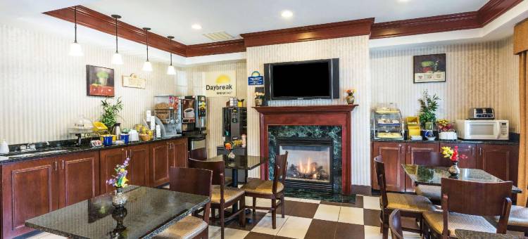 巴德湖戴斯酒店(Days Inn by Wyndham Budd Lake)图片