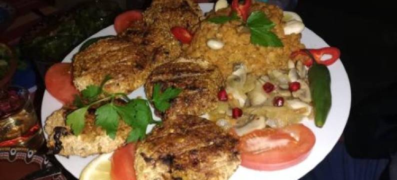 Eco Village under the Cliffs图片