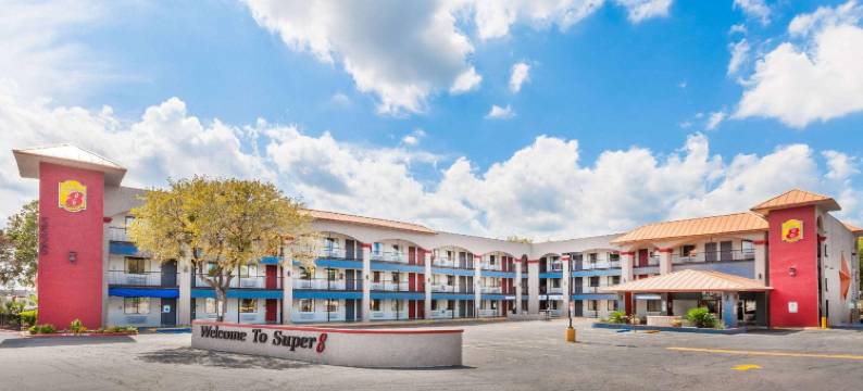 奥斯汀大学-市区速8酒店(Super 8 by Wyndham Austin University/Downtown Area)图片