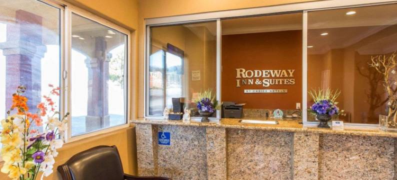 罗德威套房酒店-科罗娜(Rodeway Inn & Suites Corona)图片