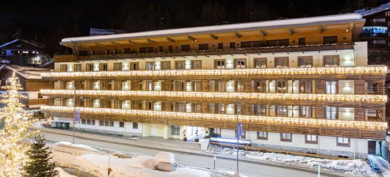 科尔蒂纳丹佩佐撒瓦尔宫丽笙住宅酒店(Radisson Residences Savoia Palace Cortina Dampezzo)图片
