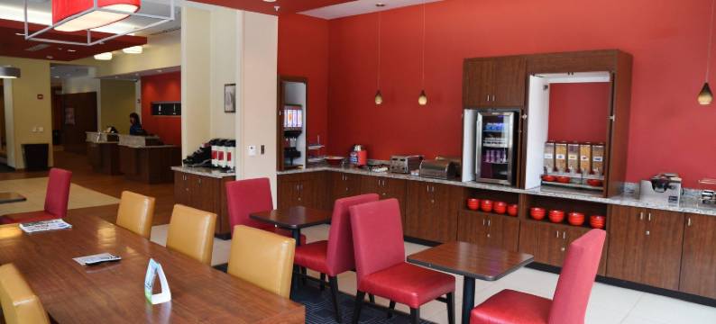 劳伦斯市中心TownePlace Suites酒店(TownePlace Suites Lawrence Downtown)图片