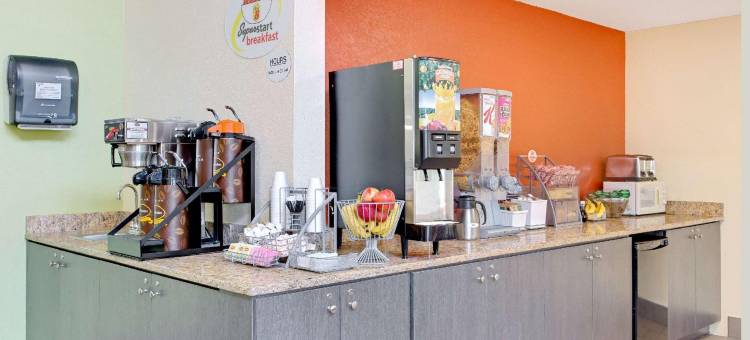 克利尔沃特-圣德彼得堡机场温德姆速8酒店(Super 8 by Wyndham Clearwater/St. Petersburg Airport)图片