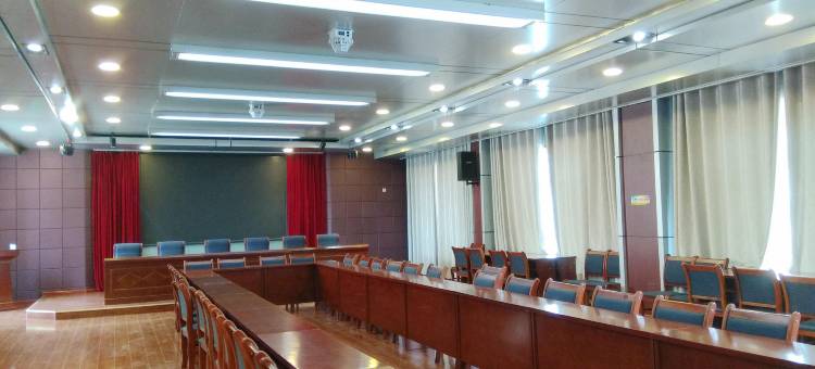 临泽隆泰酒店图片