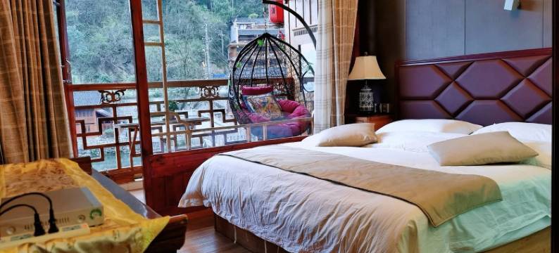 凤凰古城江景房客栈(杜田路分店)图片