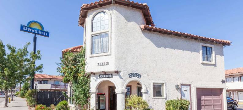 卡斯泰克六旗魔术山戴斯酒店(Days Inn by Wyndham Castaic Six Flags Magic Mountain)图片