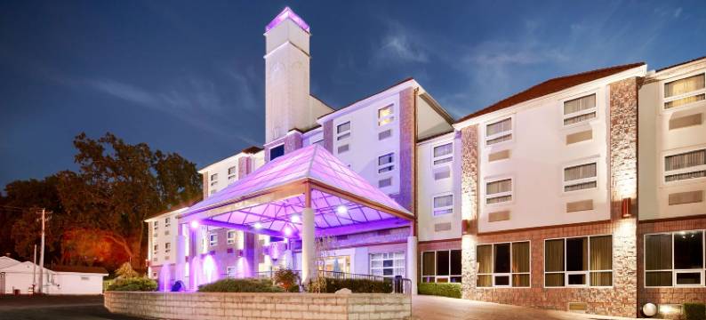 桑达斯基贝斯特韦斯特优质套房酒店(Best Western Plus Sandusky Hotel  Suites)图片