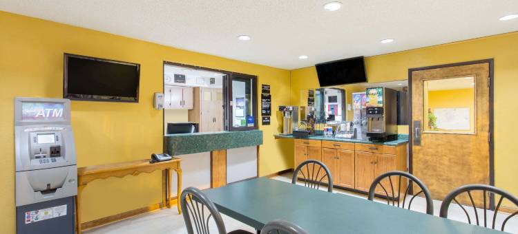 格林斯伯勒-体育馆-会议中心温德姆速8酒店(Super 8 by Wyndham Greensboro/Coliseum/Conv.)图片