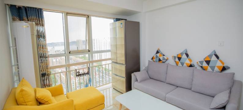 月半湾复式海景民宿(海峰路分店)图片