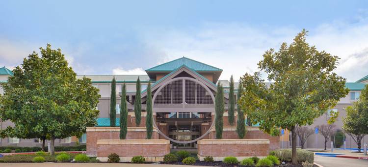 中央埃尔克格罗夫智选假日酒店及套房 - 99号公路 by IHG(Holiday Inn Express & Suites Elk Grove Central - Hwy 99)图片