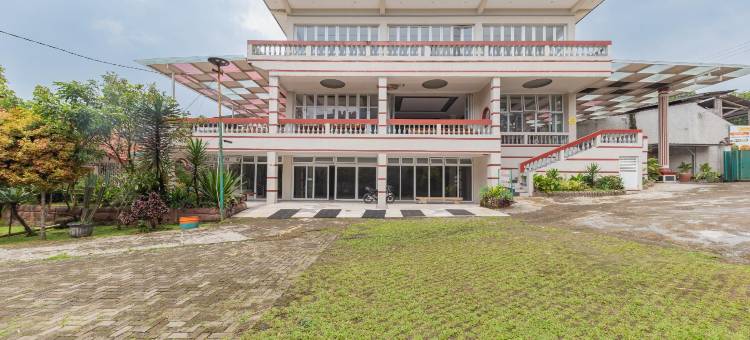 乌尔班维尤博托尔度假村-芝萨鲁亚蓬查克茂物(Urbanview Resort Botol Cisarua Puncak Bogor)图片