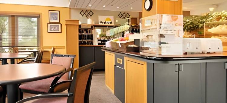 布鲁克劳恩6号汽车旅馆(Rodeway Inn)图片