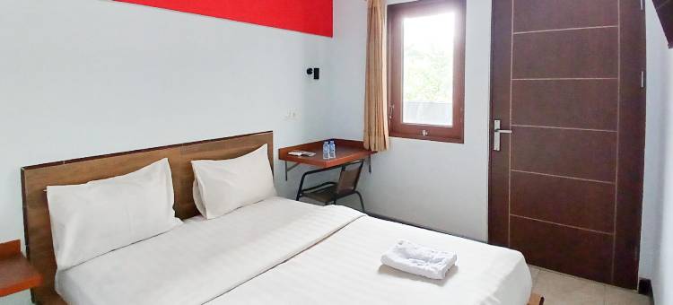 格拉哈玛丽娜红帕特纳酒店-近玛丽娜广场(Graha Marina RedPartner near Plaza Marina)图片