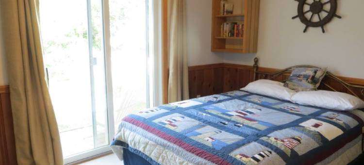 Soundfront Sunsets with Private Dock, Kayaks, Large Pool, Hot Tub, Guesthouse图片