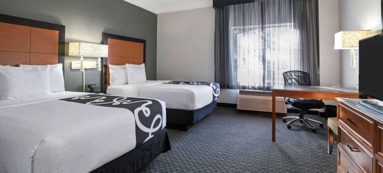 达拉斯阿林顿南拉昆塔温德姆套房酒店(La Quinta Inn & Suites by Wyndham Dallas Arlington South)图片