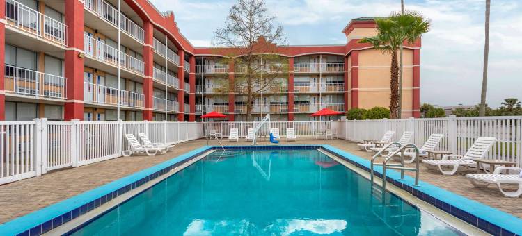 奥兰多北米尔尼亚美吟酒店(Baymont by Wyndham Orlando North Millenia)图片