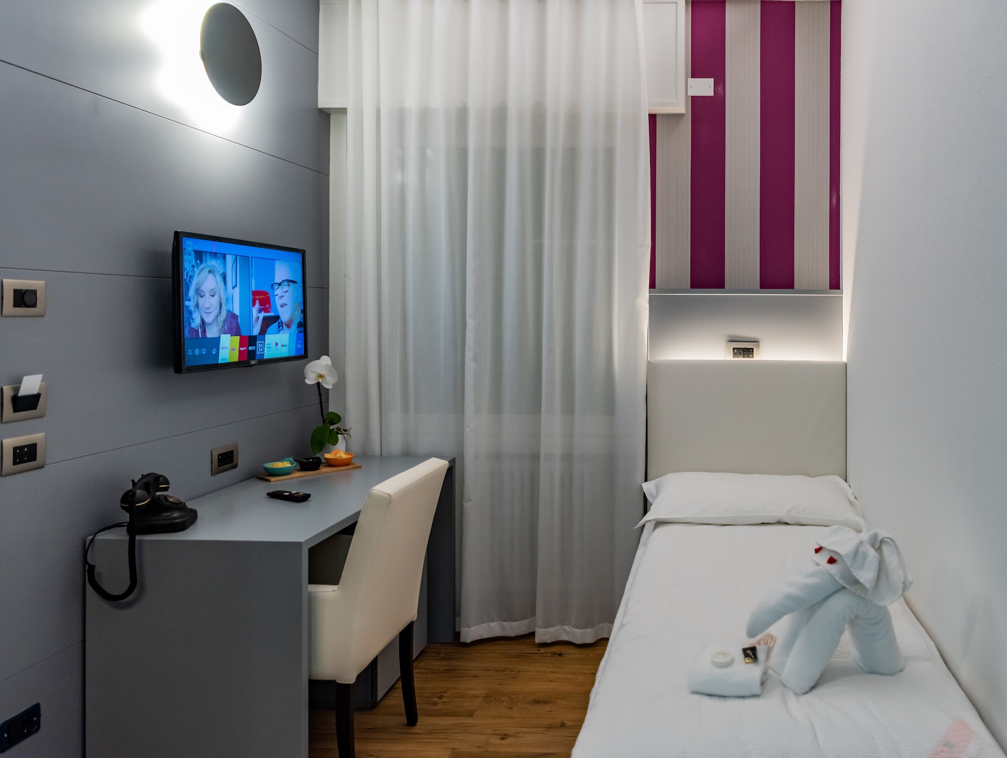 Hotel Shangri-La Over view