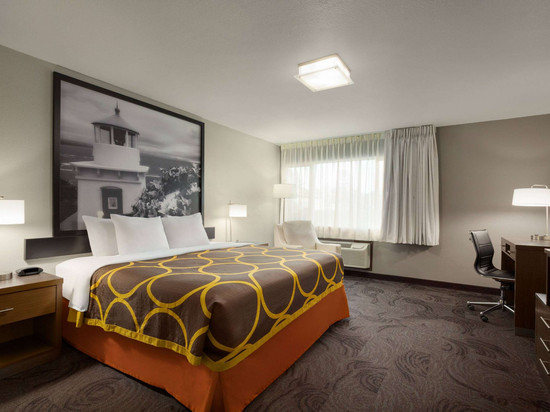 尤里卡温德姆速8酒店