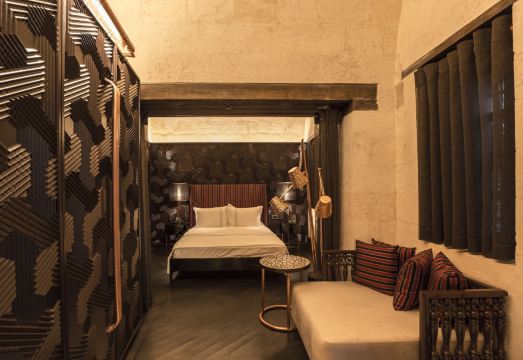 Hsvhn Hotel Hisvahan Hotel Overview