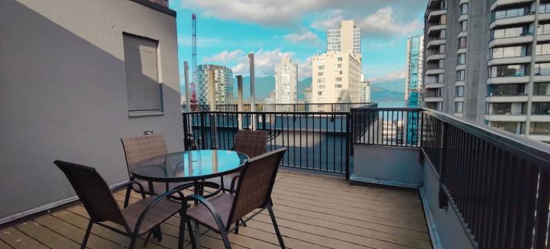 温哥华市中心罗布森街-迪维亚苏特拉套房酒店(Divya Sutra Suites on Robson Downtown Vancouver)图片