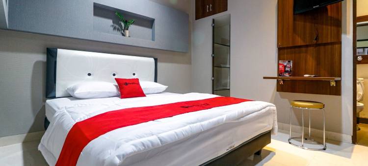 红多兹酒店-近雅加达橘园(RedDoorz Near Kebon Jeruk Jakarta)图片