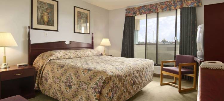 红鹿速8酒店(Super 8 by Wyndham Red Deer)图片