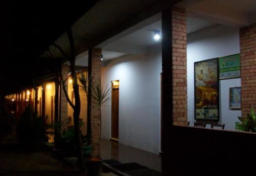 The Senaro Holiday InnHotel Overview