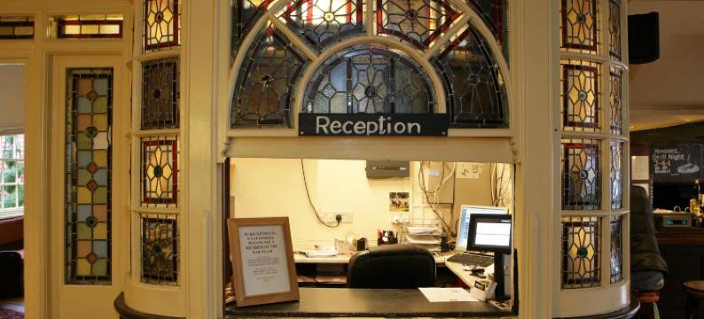 原白鹿 - 令伍特马斯顿旅馆(Original White Hart, Ringwood by Marston's Inns)图片