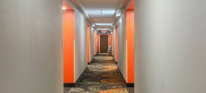 美国路孟菲斯I 240镇屋经典旅馆(Classic Inn by Townhouse American Way Memphis I 240)图片