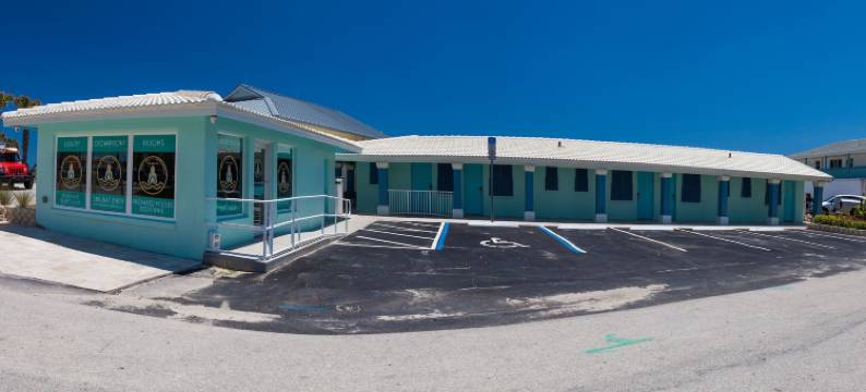 海中美人鱼海滨酒店(The Salty Mermaid Oceanfront Hotel)图片